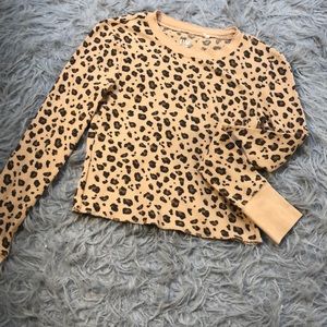 Too long sleeve Pacsun! Get it now for only $8 very soft material✨